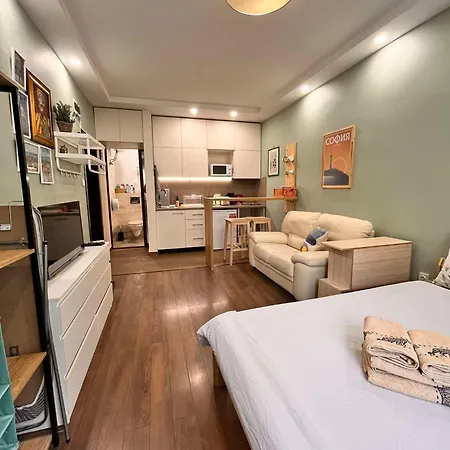 Exceptional Refurnished Location Apartment