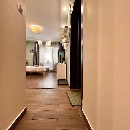 Apartment Exceptional Refurnished Location *