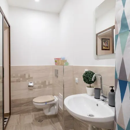 Apartment Exceptional Refurnished Location