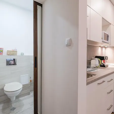 Apartment Exceptional Refurnished Location